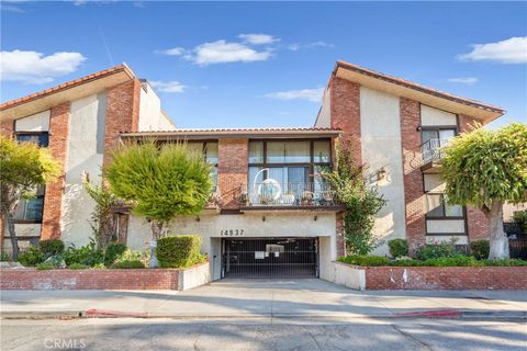 Photo of 14937 Sherman Way #5 Way, Van Nuys, CA 91405 (MLS # SR26081166)