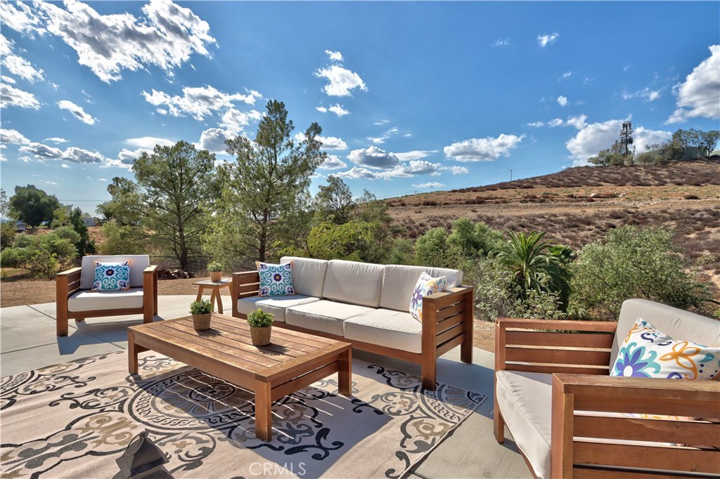 39195 Avenida Antonovich