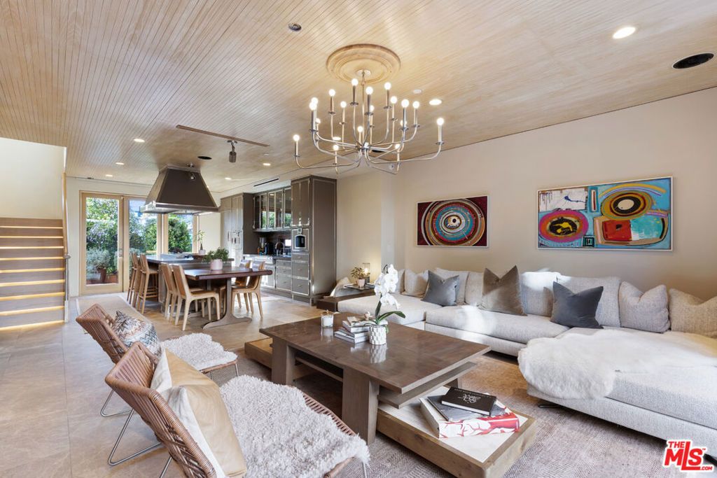 Photo of 812 Brooks Avenue, Venice, CA 90291 (MLS # 26641743)