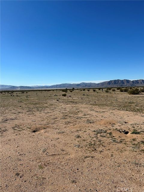 Photo of 0 Jashua APN-0453-301-07-0000 Avenue, Lucerne Valley, CA 92356 (MLS # HD26028008)