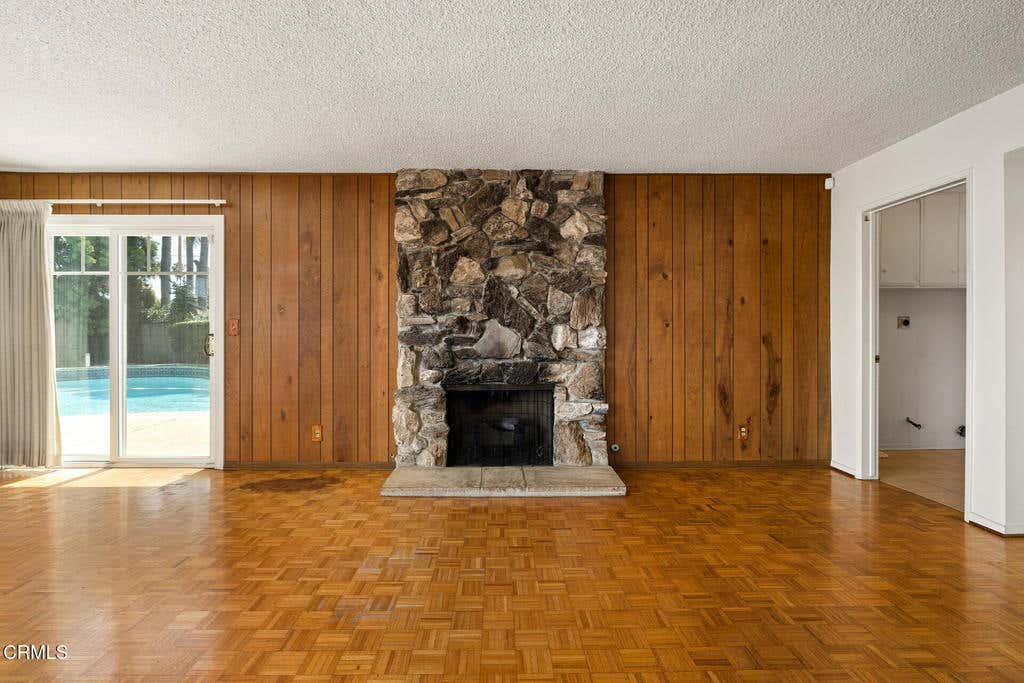 Photo of 16452 Whittier Lane, Huntington Beach, CA 92647 (MLS # P1-28443)