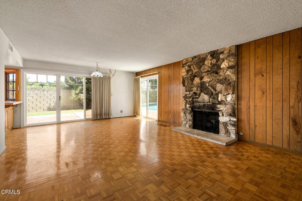 16452 Whittier Lane