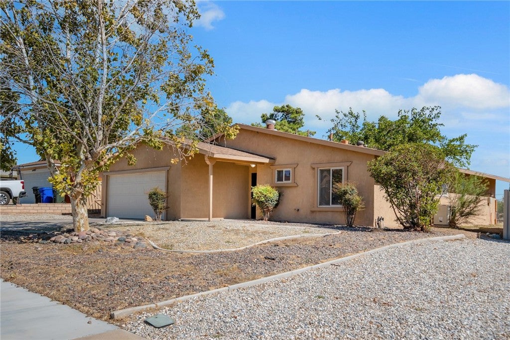 13887 Oakmont Drive