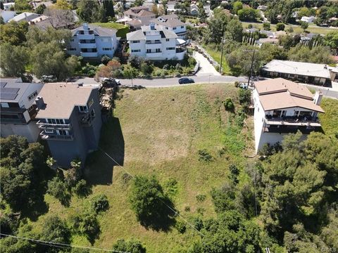 21478 Iglesia Woodland Hills CA 91364
