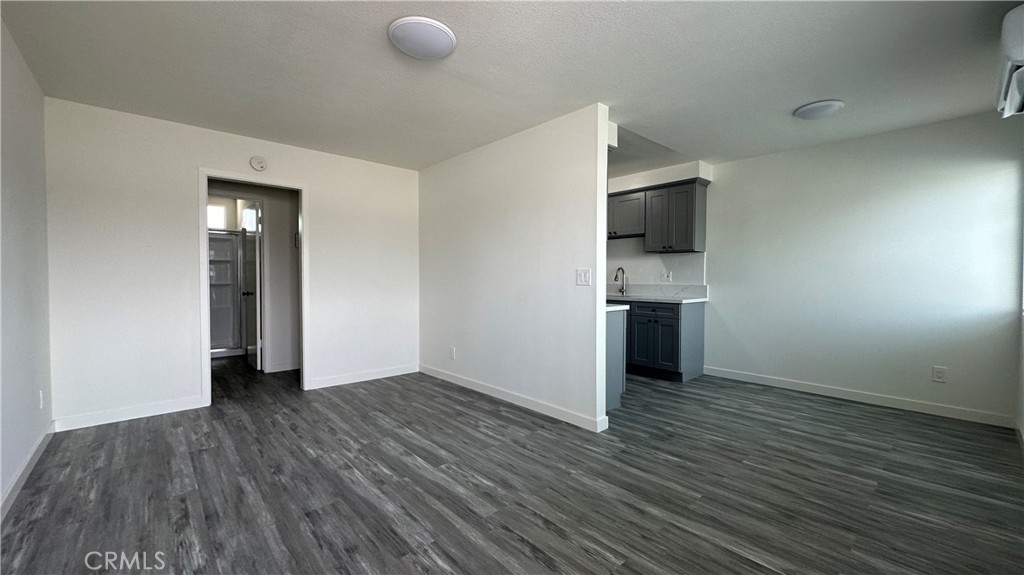 This comfortable 1-bedroom, 1-bathroom unit on the 2nd Floor in Alhambra offers the perfect blend of suburban tranquility and urban convenience, making it an ideal choice for those seeking a wide range of amenities and attraction. Unit includes one designated parking space for your convenience. Onsite laundry room available for residents. Water and Trash Removal are all covered, making life a little easier. This unit is conveniently located to many food options, Alhambra Golf Course and Almansor Park. Don’t miss your chance to call this charming unit your new home. We accept Section 8. Contact us today to schedule a viewing!