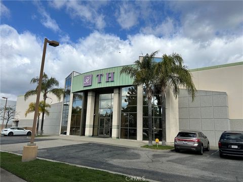 Photo of 1751 Yeager Ave, La Verne, CA 91750 (MLS # AR26002246)