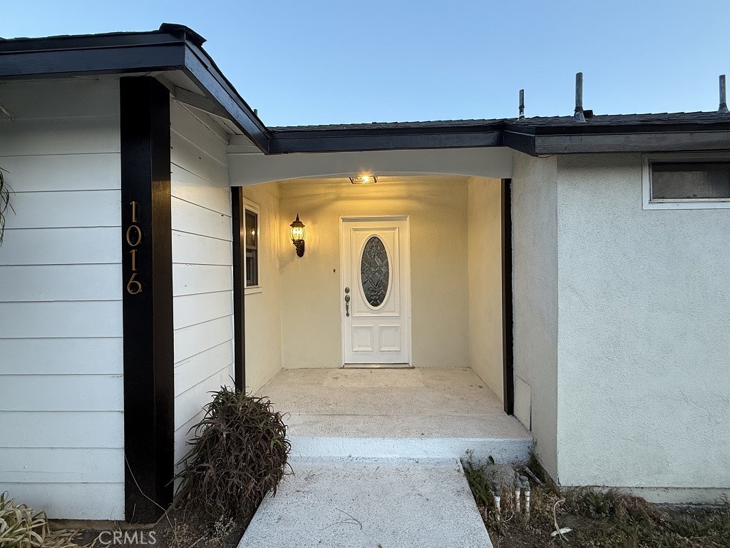 1016 W Teresa Street