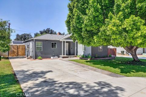 Photo of 4156 Acacia St, Riverside, CA 92503 (MLS # OC26084400)
