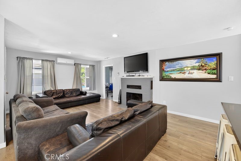 4156 Acacia