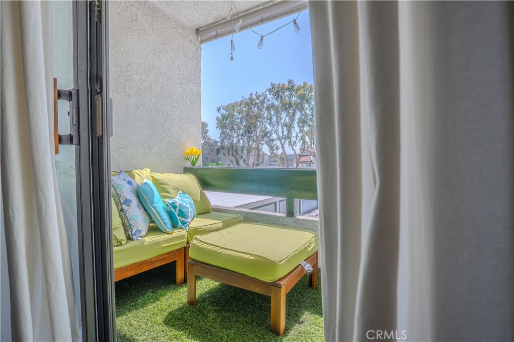 1903 Temple Avenue 228