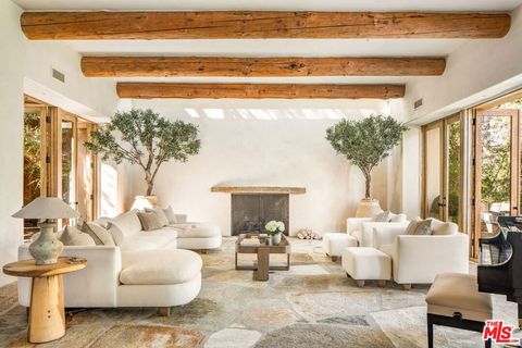 13162 Boca De Canon Lane Los Angeles CA 90049