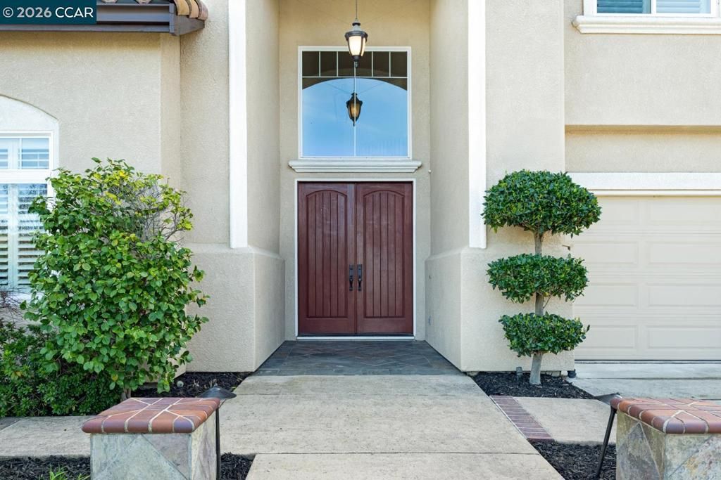 Photo of 5408 5408 Oakstone Ct Ct, Concord, CA 94521 (MLS # 41124167)