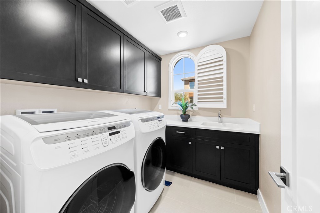 Irvine, California, 92618, United States, 4 Bedrooms Bedrooms, ,5 BathroomsBathrooms,Residential,Active,2027825