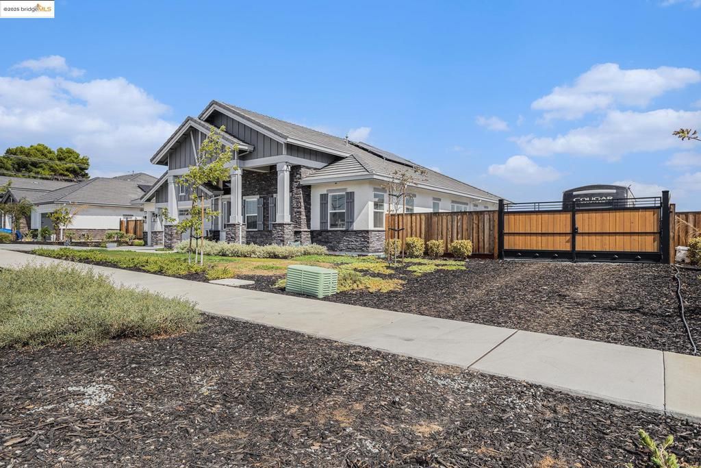 Photo of 5010 Neroly Rd, Oakley, CA 94561 (MLS # 41112787)