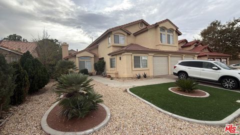 Photo of 1836 Bradcliff Way, Palmdale, CA 93551 (MLS # 25619103)