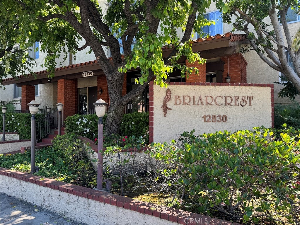 12830 Burbank 307