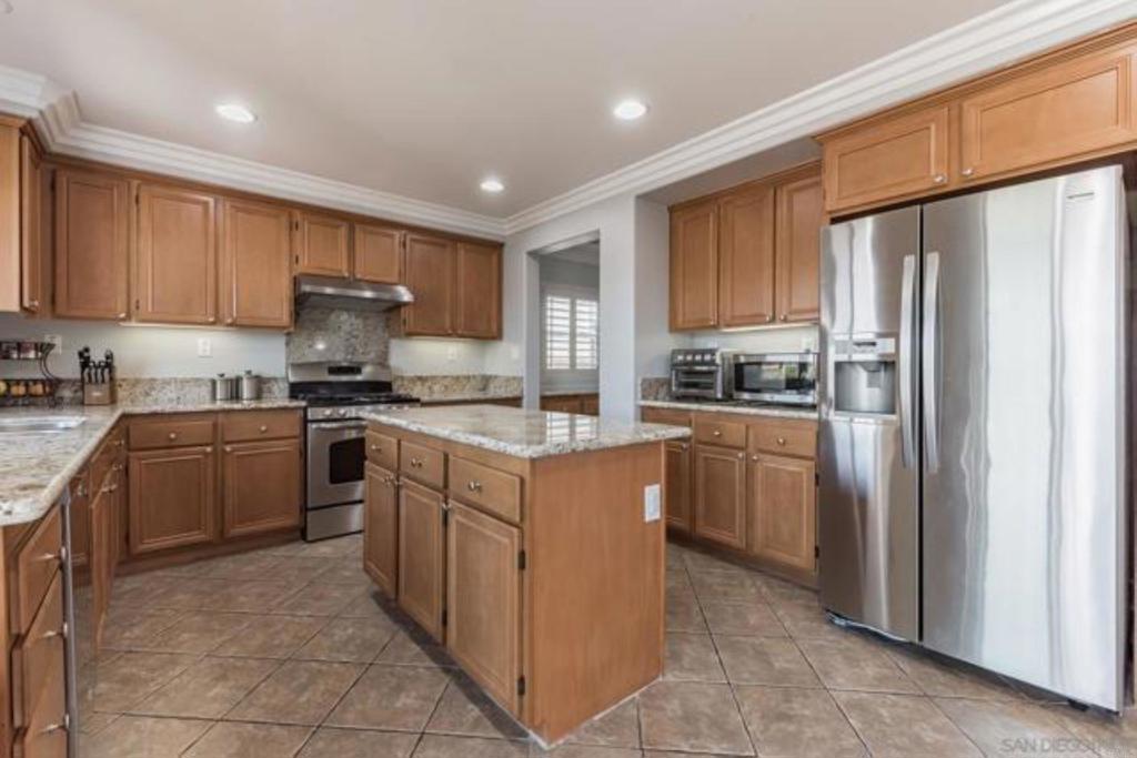 5270 Topsail Dr.
