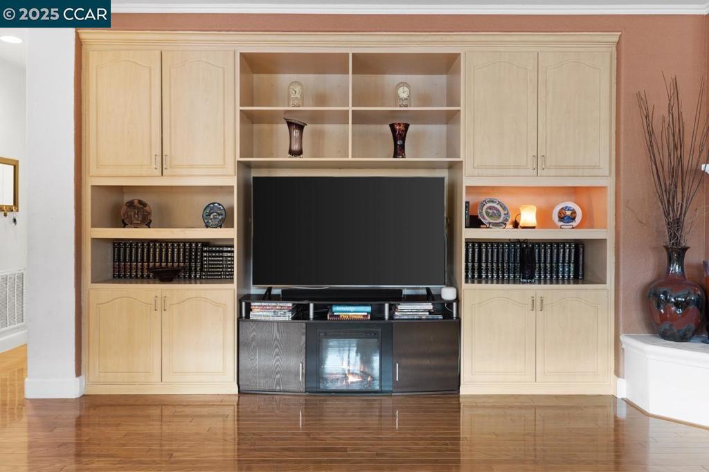 CRYSTYL RANCH - Residential