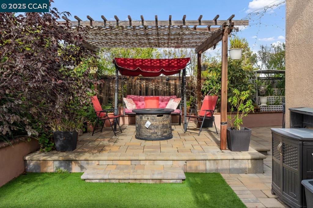 CRYSTYL RANCH - Residential