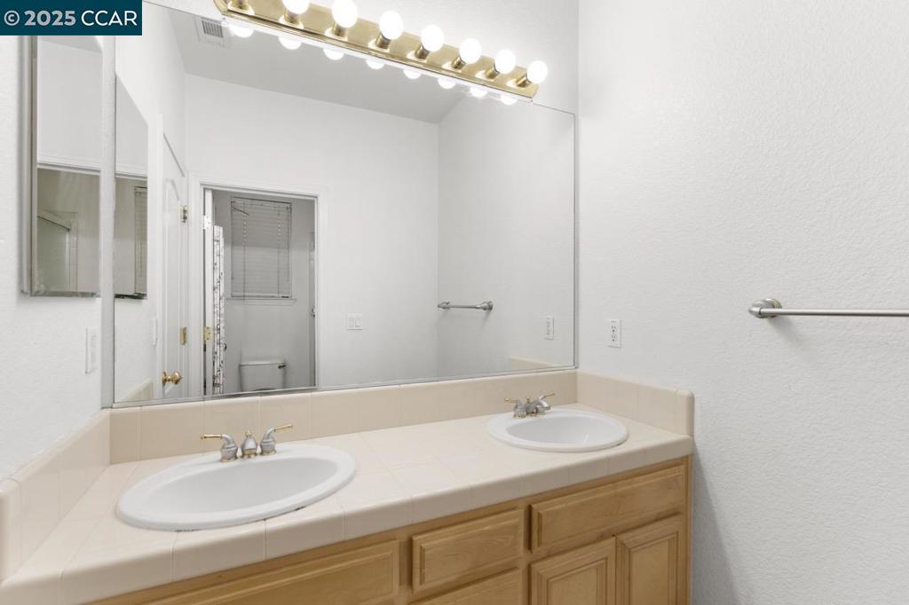 CRYSTYL RANCH - Residential