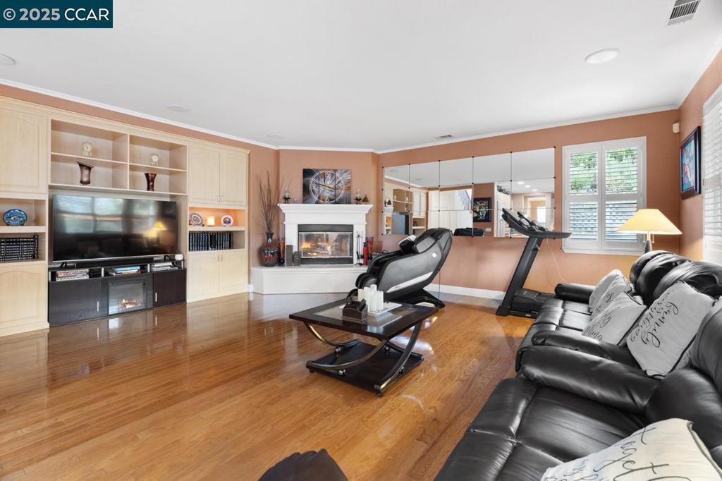 CRYSTYL RANCH - Residential