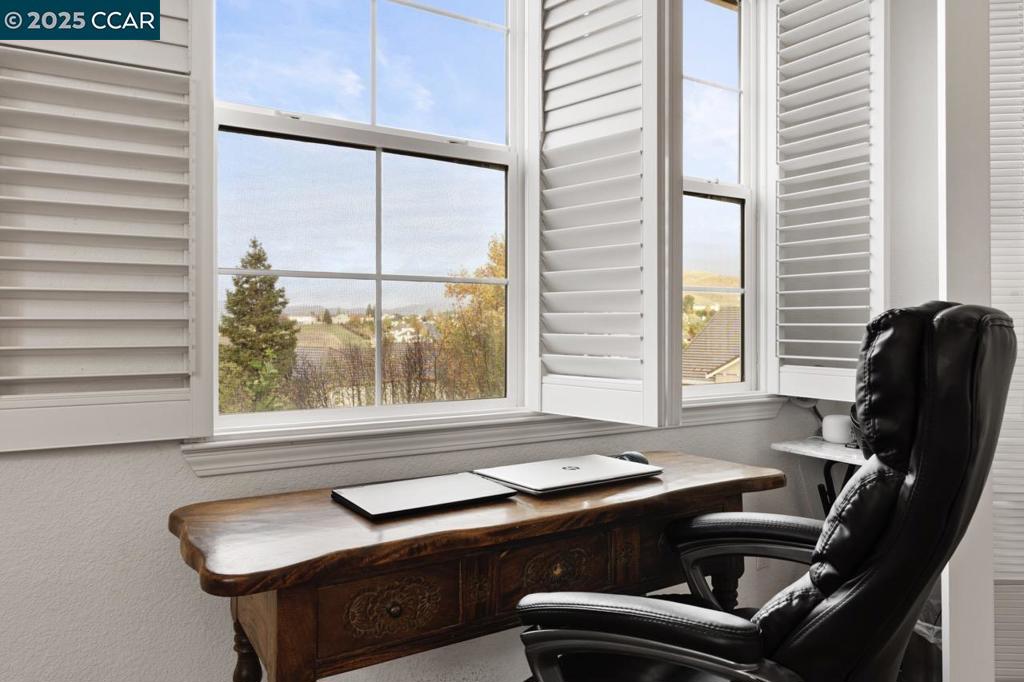 CRYSTYL RANCH - Residential