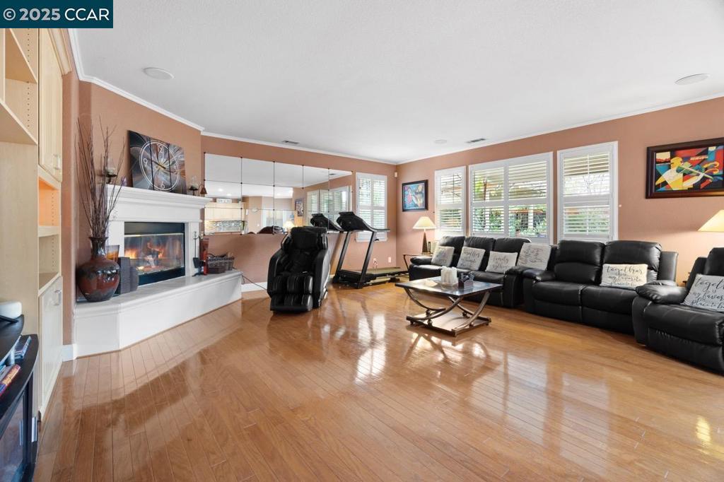 CRYSTYL RANCH - Residential