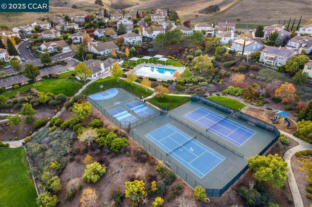 CRYSTYL RANCH - Residential