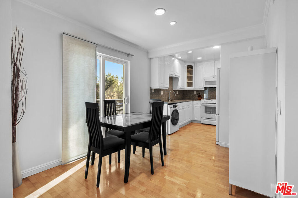 1515 S Beverly Drive 202