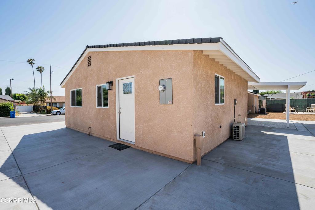 Step into this sleek, brand-new 550 sqft home, completed in 2025, perfectly positioned just steps from shops, restaurants, and the 118 Freeway for a seamless commute. This modern gem features brand-new cabinetry, quartz countertops, a stainless steel appliance package, and recessed lighting throughout. Enjoy a fully remodeled bathroom, indoor private laundry with washer/dryer, and more! Ideal for stylish, low-maintenance living in a prime location.