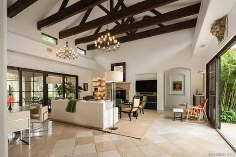 Photo of 1040 Crest Dr DR, Encinitas, CA 92024 (MLS # 260017396SD)