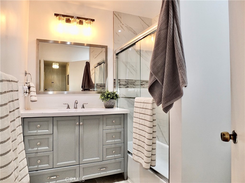 3913 Knoxville Avenue