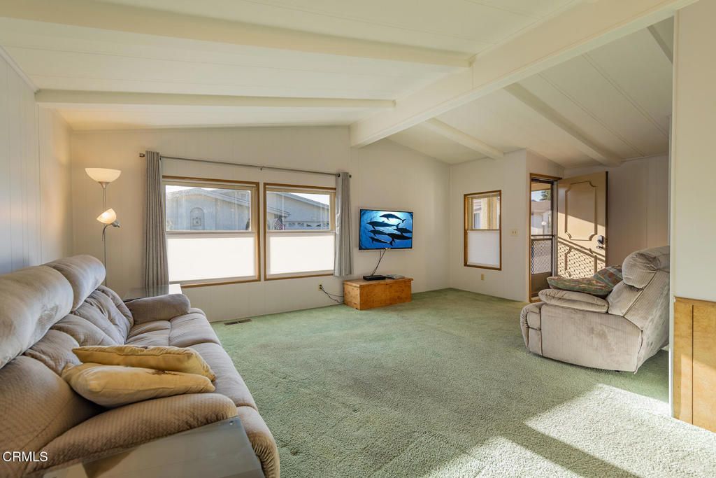 listing image 130729739778217096546