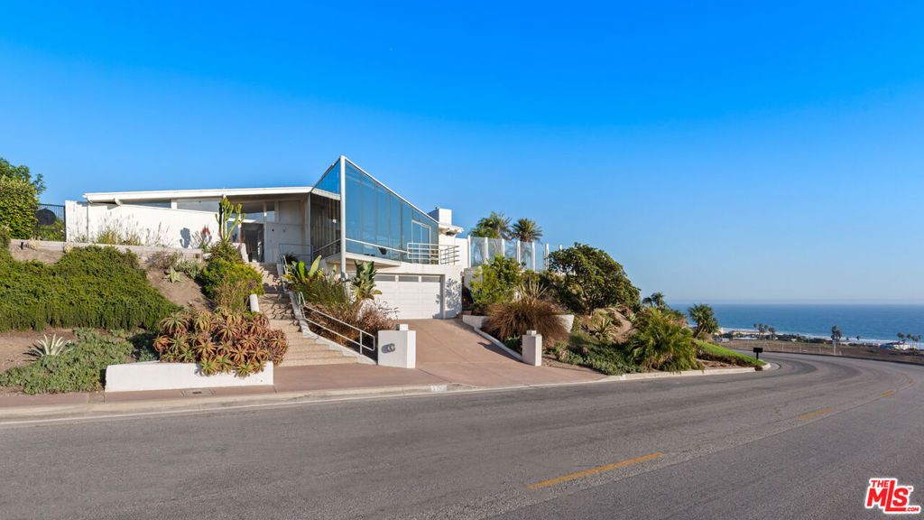 Photo of 6246 Trancas Canyon Road, Malibu, CA 90265 (MLS # 25621207)