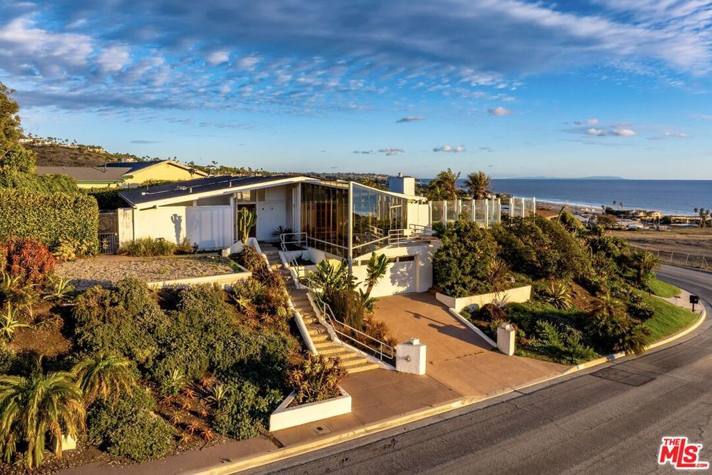 Photo of 6246 Trancas Canyon Road, Malibu, CA 90265 (MLS # 25621207)