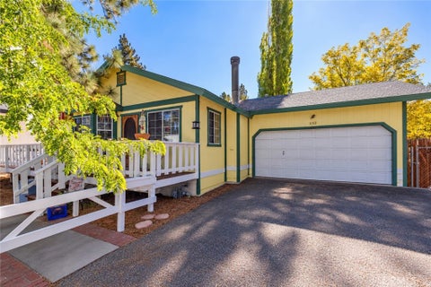 Photo of 1312 E Country Club Boulevard, Big Bear City, CA 92314 (MLS # IG26217884)