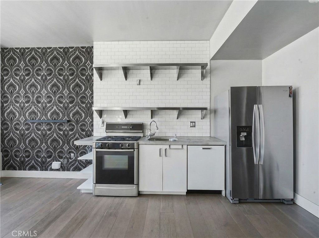 Photo of 460 S Spring St #804, Los Angeles, CA 90013 (MLS # DW26027519)