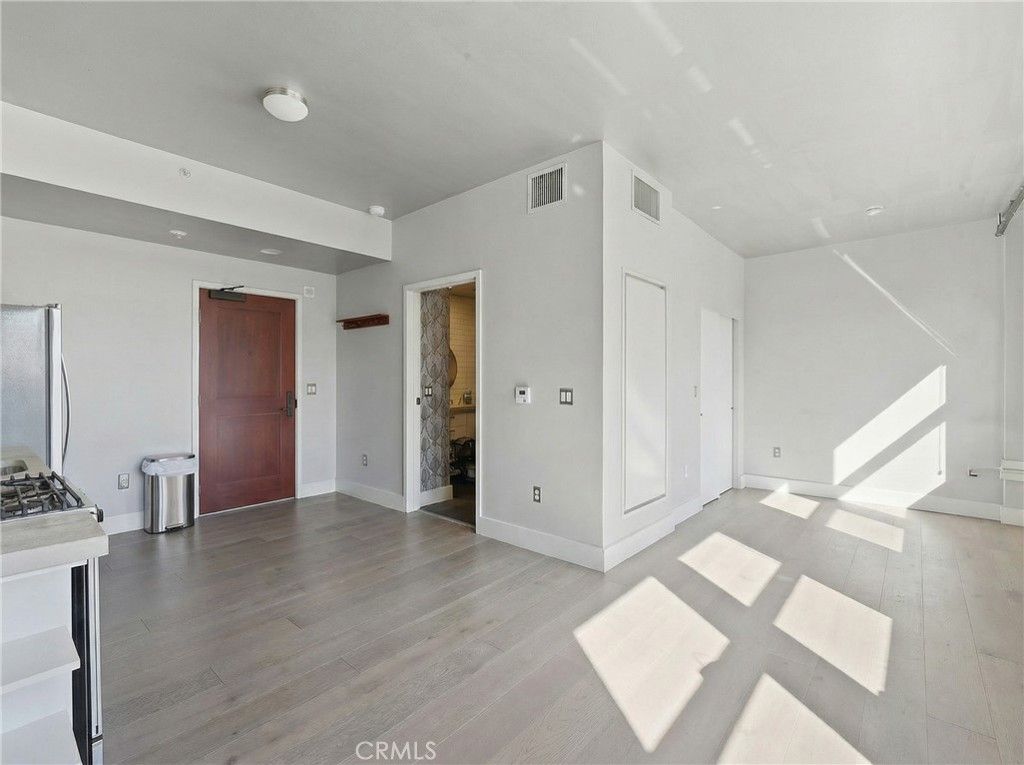 Photo of 460 S Spring St #804, Los Angeles, CA 90013 (MLS # DW26027519)
