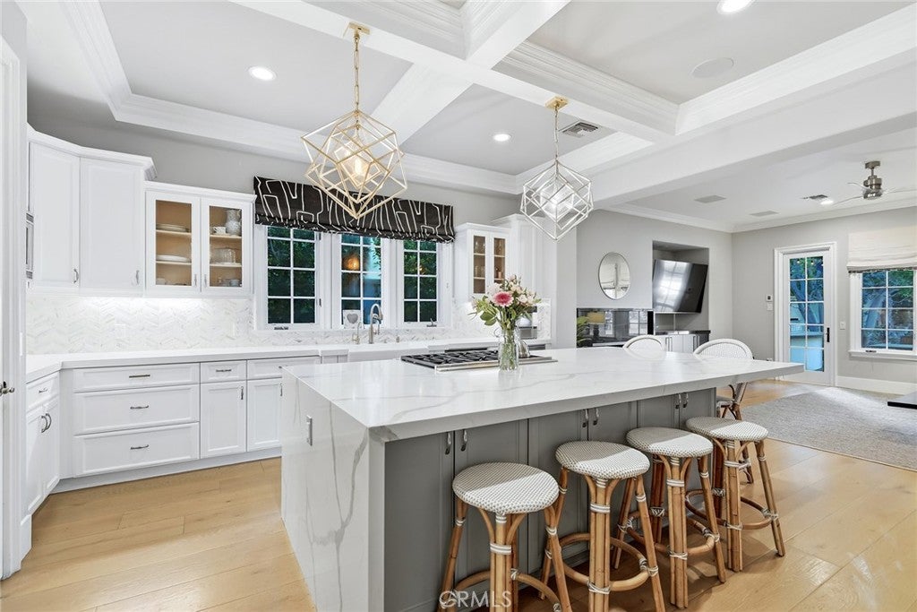 Calabasas, California, 91302, United States, 5 Bedrooms Bedrooms, ,6 BathroomsBathrooms,Residential,Active,2045696