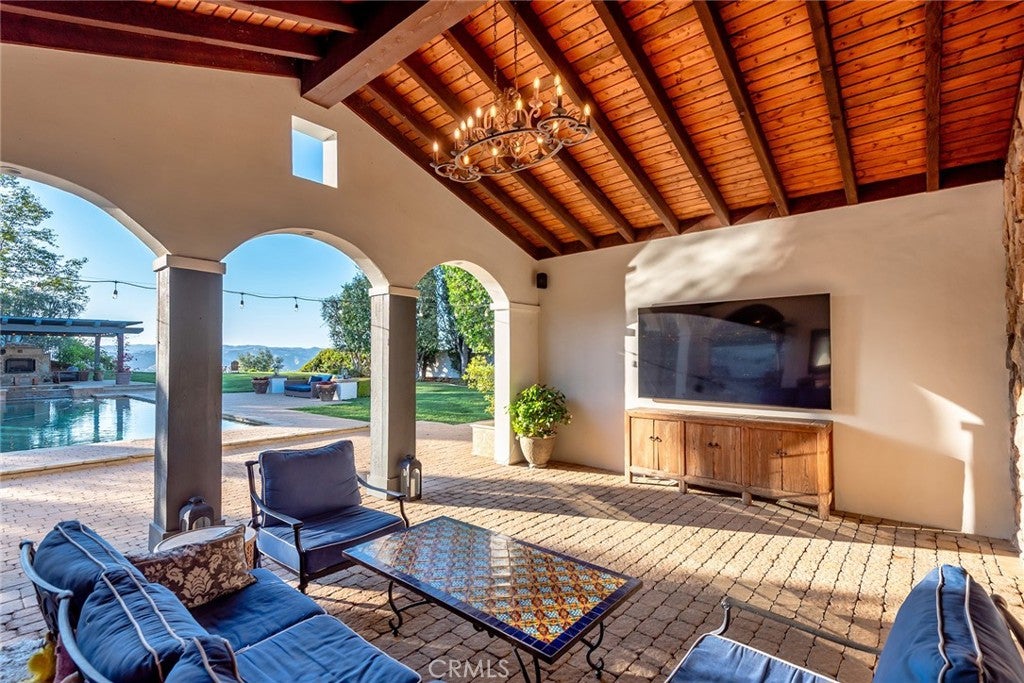 Calabasas, California, 91302, United States, 5 Bedrooms Bedrooms, ,6 BathroomsBathrooms,Residential,Active,2045696