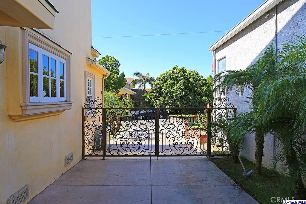 Custom - Residential Lease