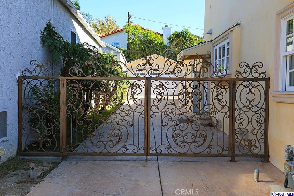 Custom - Residential Lease