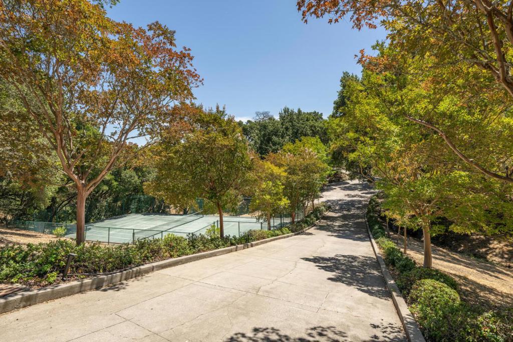 333 Raymundo Drive