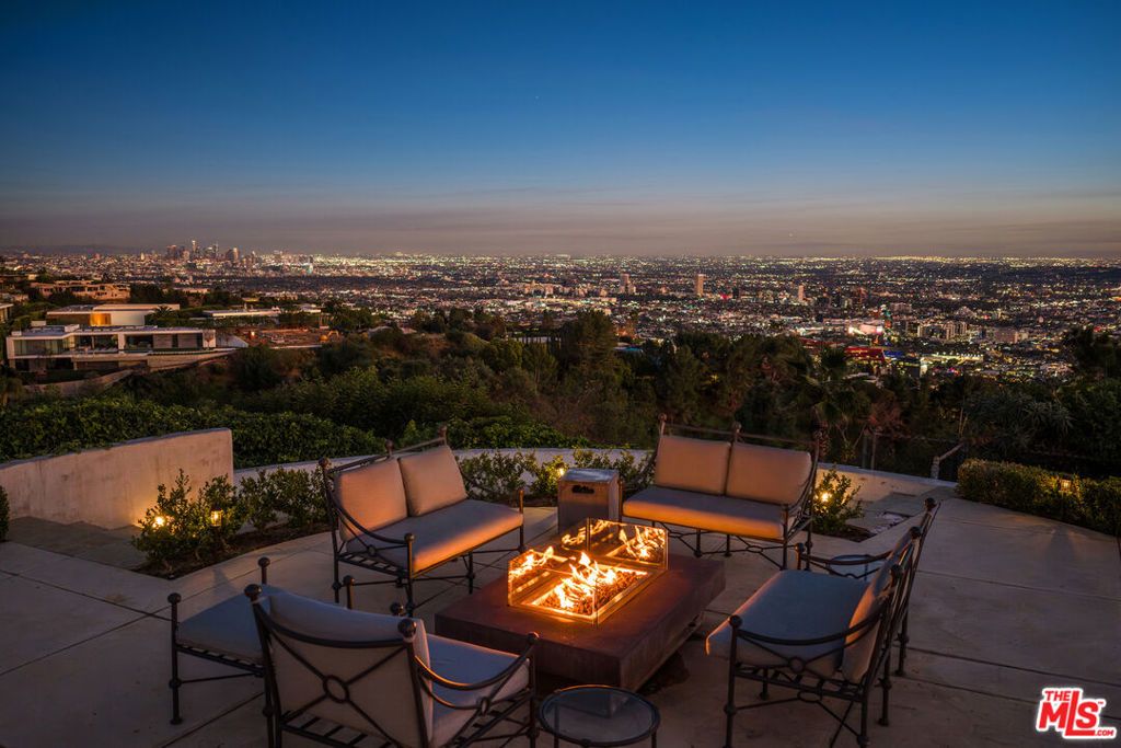 Photo of 380 Trousdale Place, Beverly Hills, CA 90210 (MLS # 26658267)