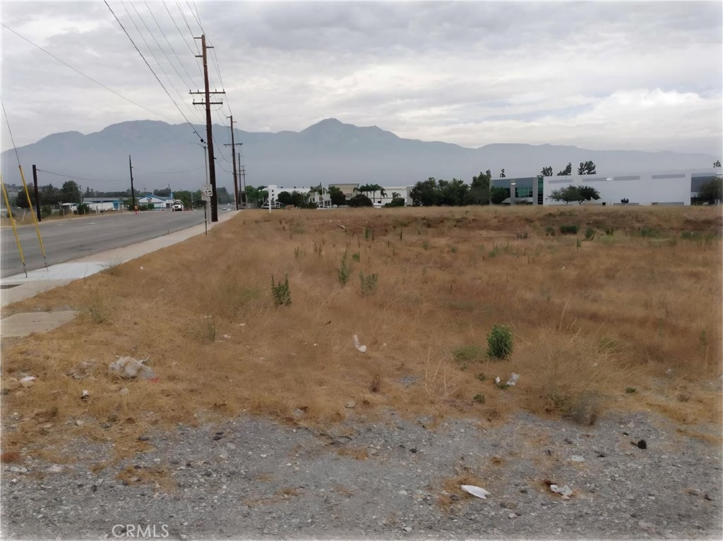 8825 Vineyard Avenue