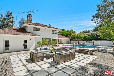Tiny photo for 10612 Lindamere Drive, Los Angeles, CA 90077 (MLS # 25594991)