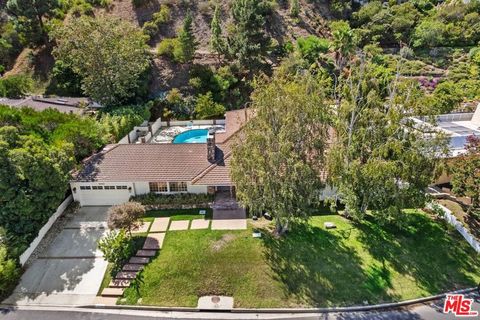 Tiny photo for 10612 Lindamere Drive, Los Angeles, CA 90077 (MLS # 25594991)