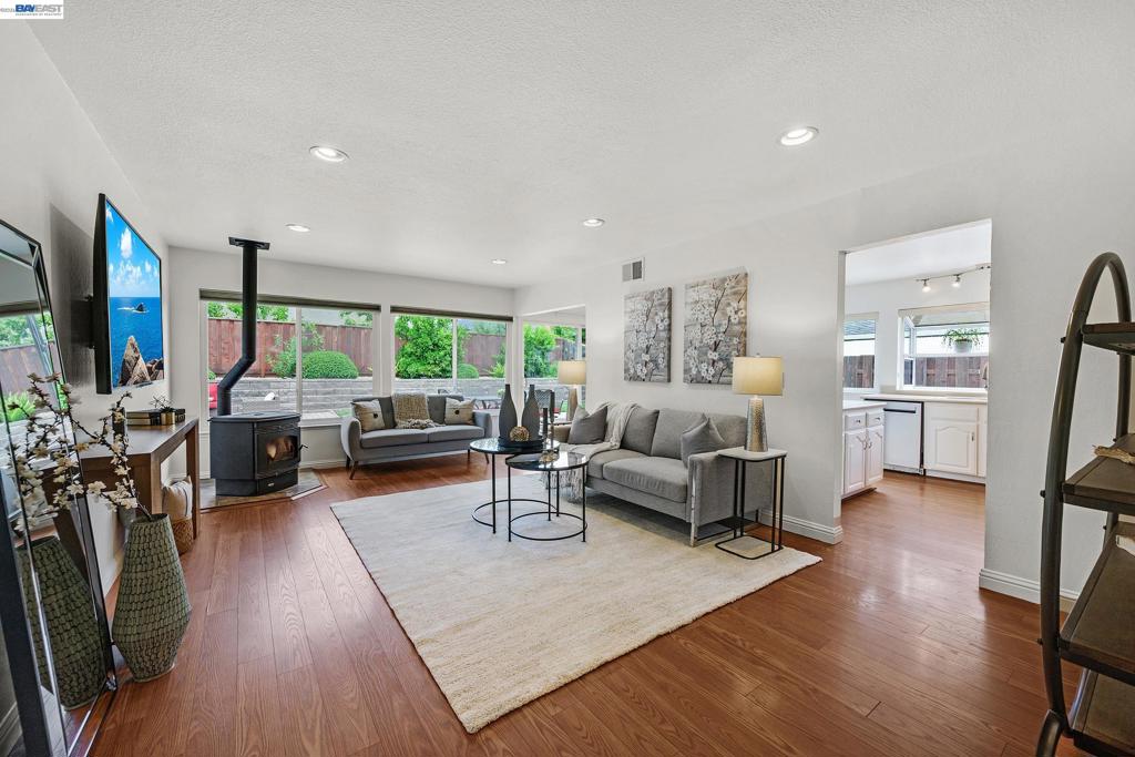 2883 Westchester Drive