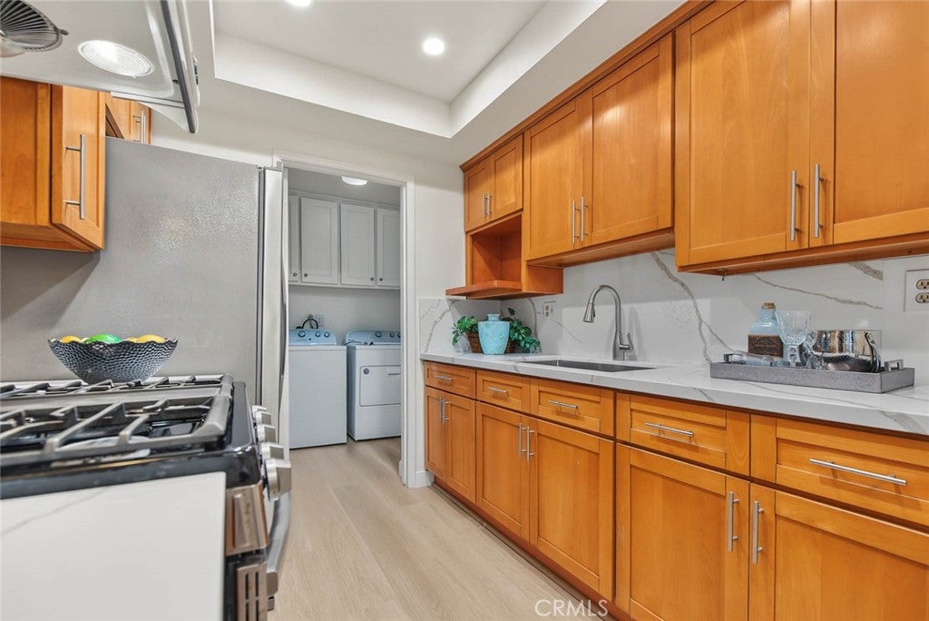 1476 Forest Glen 12