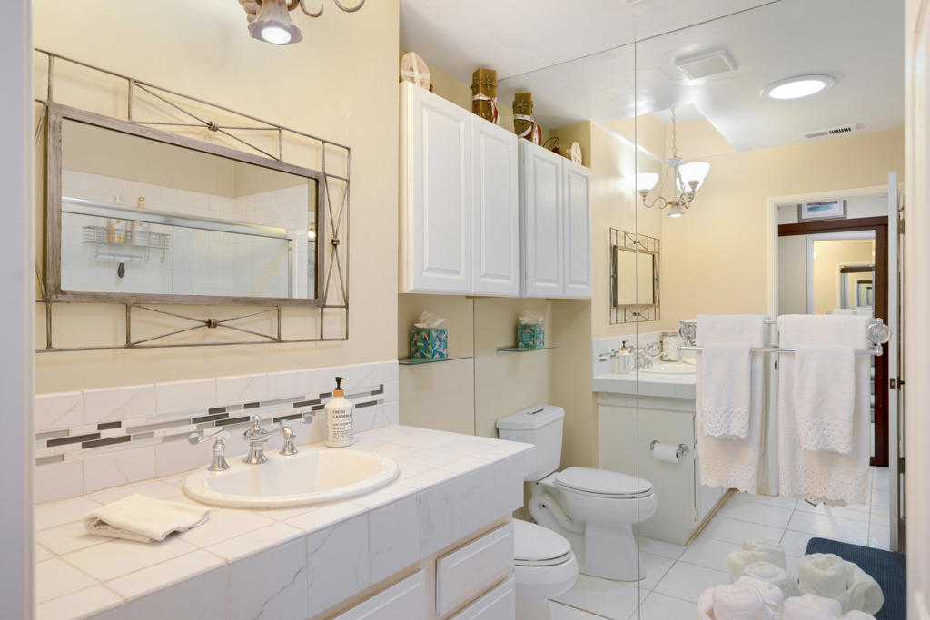 Desert Falls C.C. - Residential Lease